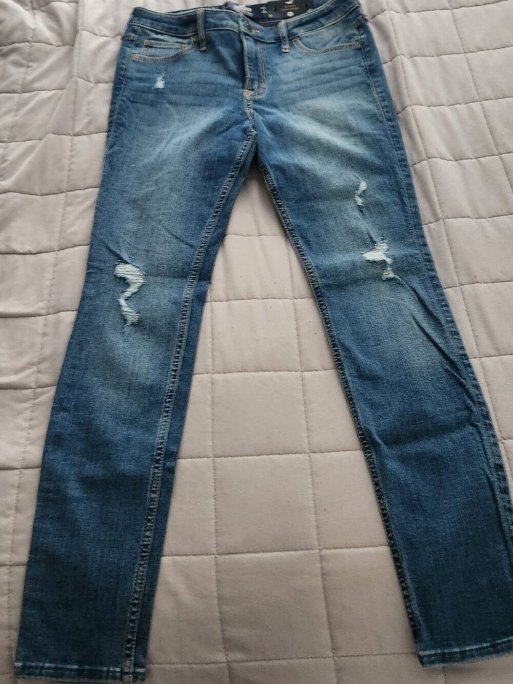 NWT HOLLISTER MID-RISE SUPER SKINNY JEANS